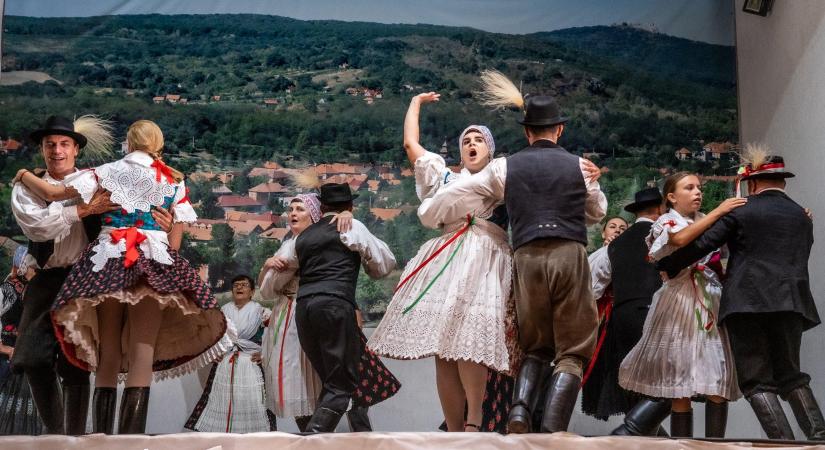 Lédecen a győri bencésekkel ünnepeltek