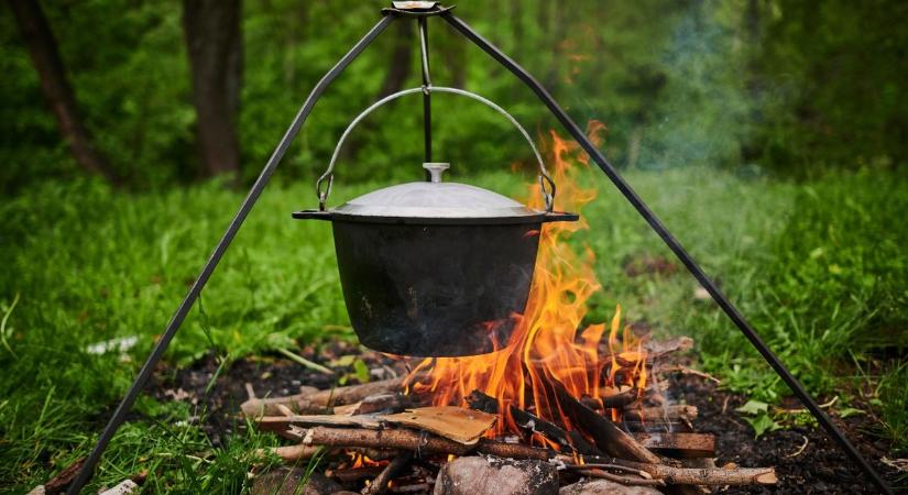 Motorosok, darts és bográcsok: különleges jótékonysági főzés Szegváron