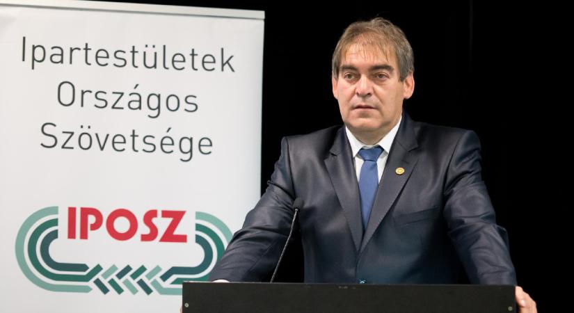 A legfontosabb kérdés: ki menti meg a magyar gazdaságot? Orbán Viktor és az IPOSZ válasza megdöbbentő lehet
