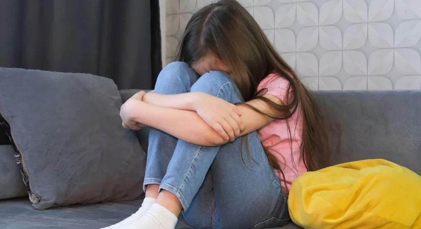 Megerőszakolhatta saját kishúgát egy 20 éves férfi