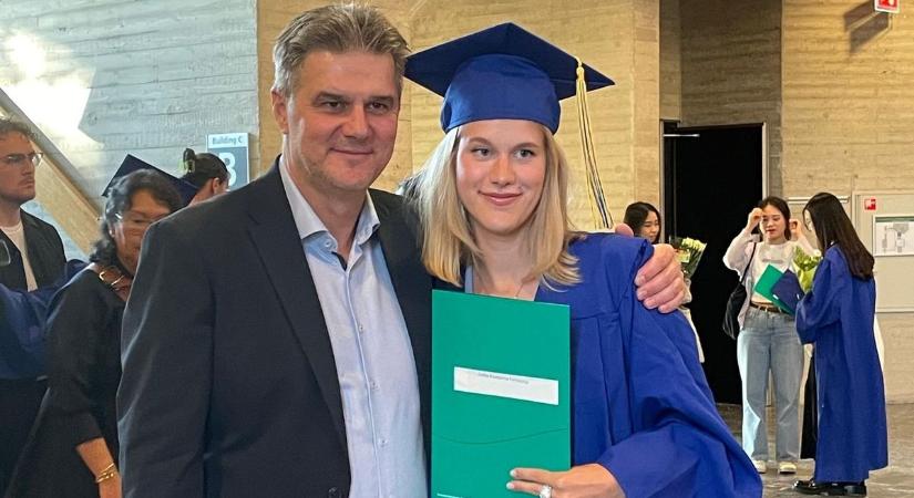 Fertőszögi Péter boldogsága: lánya átvette a mesterdiplomáját Hollandiában