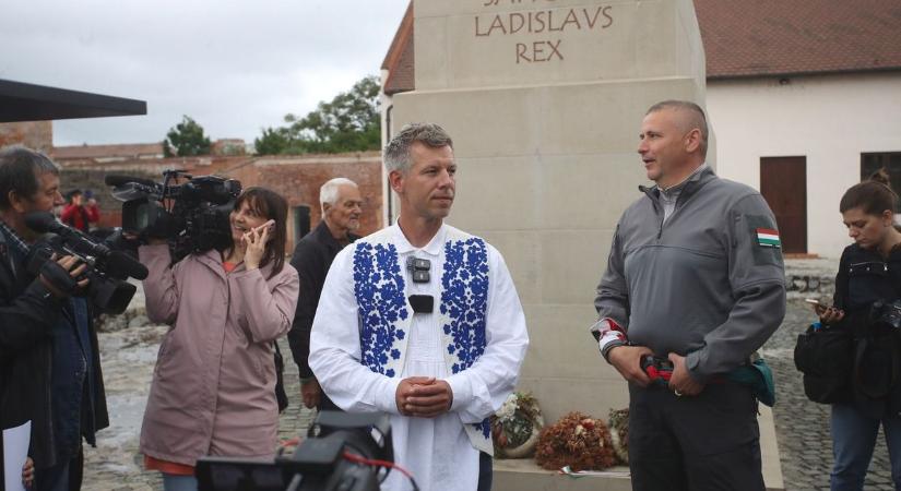 Ruszin-Szendi fegyverrel pózolt gyerekek mellett – így békés párt a Tisza?