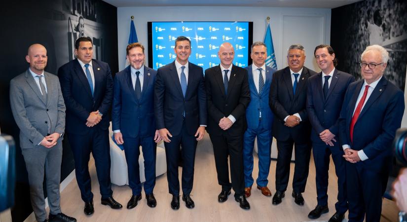 Infantino nem lassít, ismét a 64 csapatos világbajnokságról tárgyalt