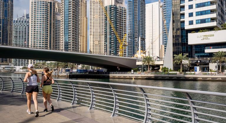 Sok magyar akar gyorsan milliárdos lenni, ezért Dubajban elherdálják a családi ezüstöt