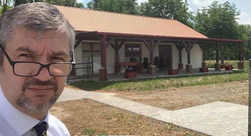 Hadházy: törvénytelen és megfélemlítő rendőrségi fellépés Káncz Csaba ellen