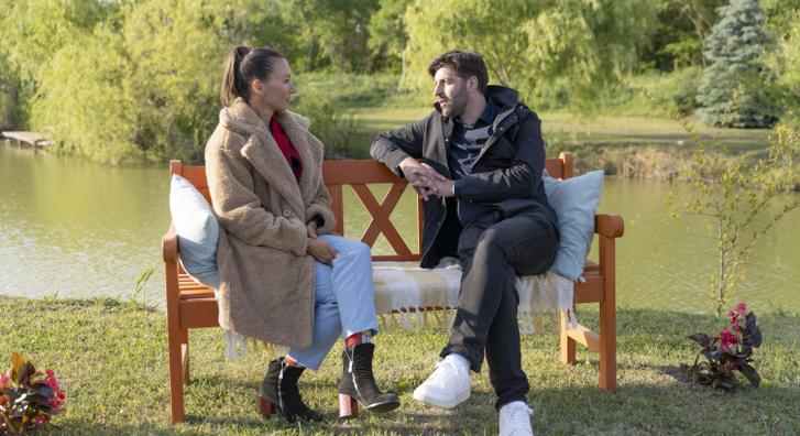 Erika gazda leállította a nyakát csókolgató Richárdot