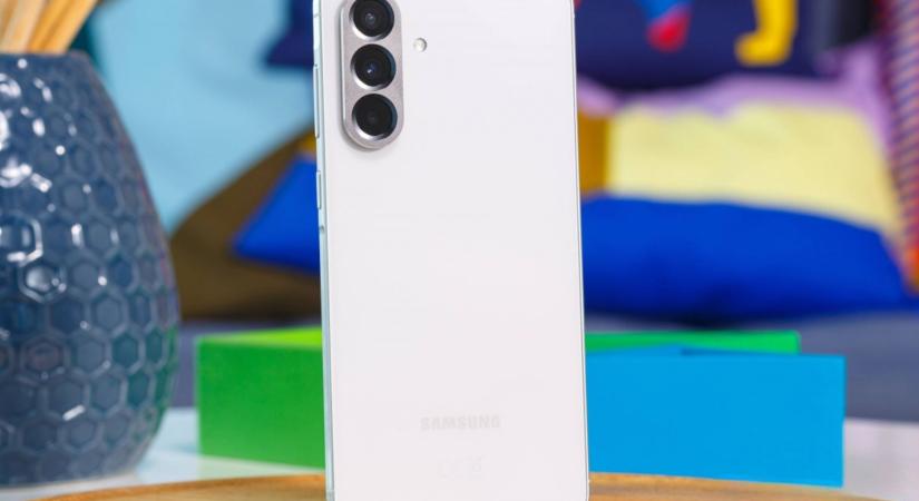 A Samsung Galaxy A36-ra és a Galaxy A56-ra is megérkezett a One UI 8