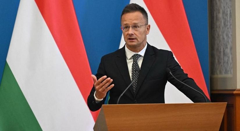 Orbán Trumppal egyeztetett, Szijjártó Lavrovval találkozott