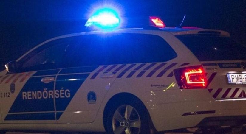 Súlyos karambol történt a 21-es főúton, három autó ment egymásnak