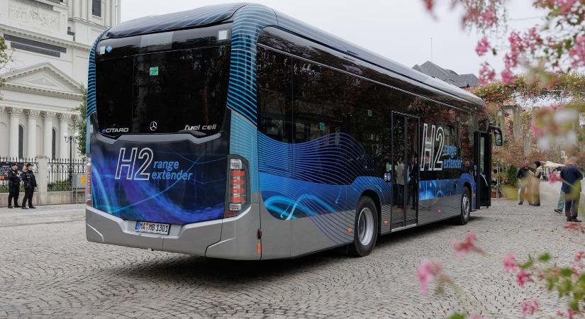 Hidrogénmeghajtású városi busz járja az országot