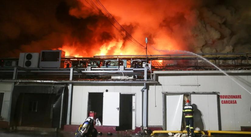 Bukarest: 36 órán át égett a raktár