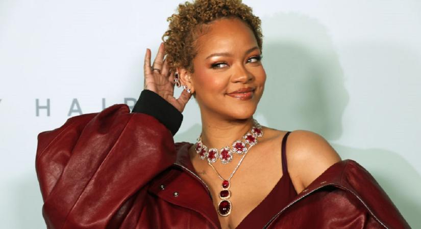 Megszületett Rihanna kislánya, így nevezték el