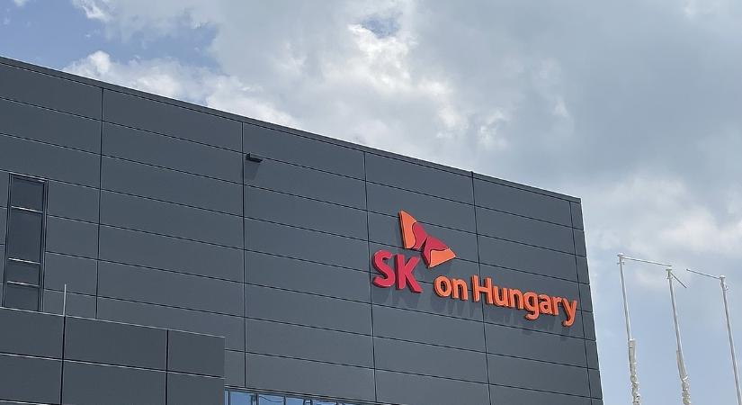 Leáll egy akkugyár, de a magyar munkavállalókat megtartják