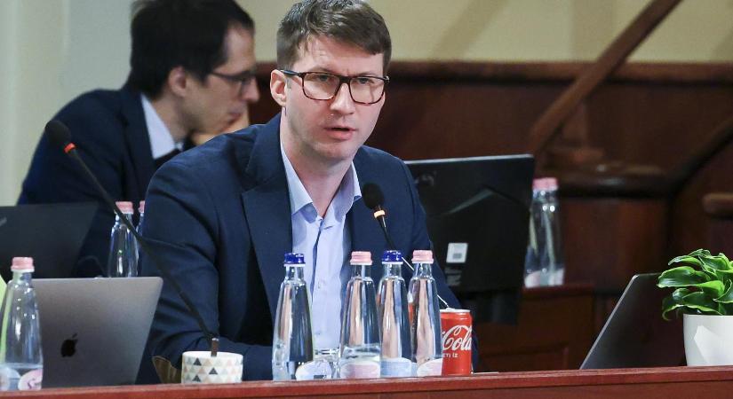Leszavazta a fideszes Böröcz László polgármester lakáseladási előterjesztését a budavári Fidesz-frakció