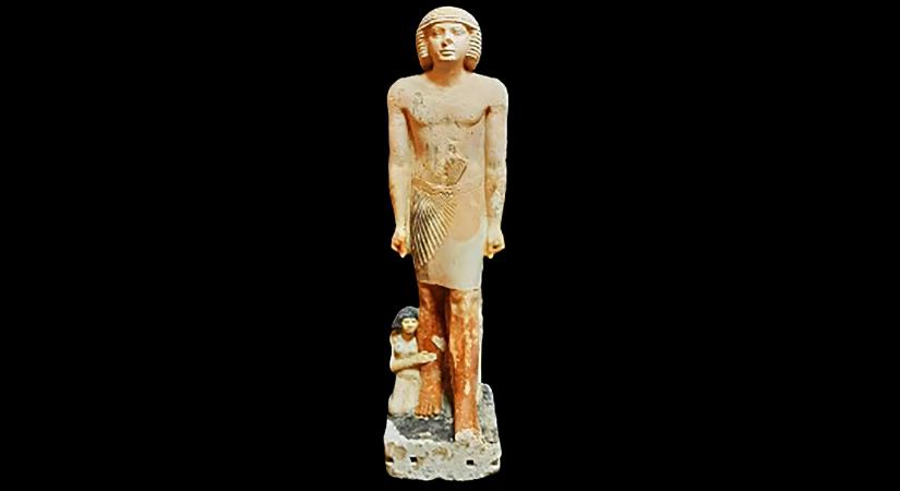 Különleges családi szoborra bukkant a híres egyiptológus, Zahi Hawass