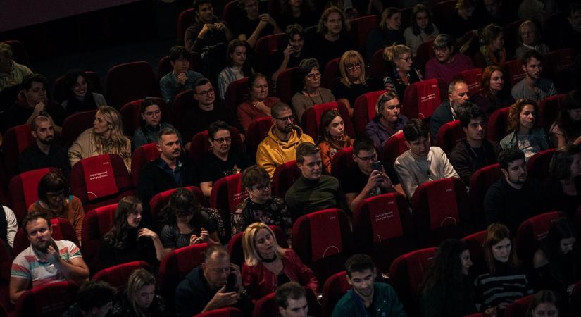 Újra elvágtat a Sárga Csikó