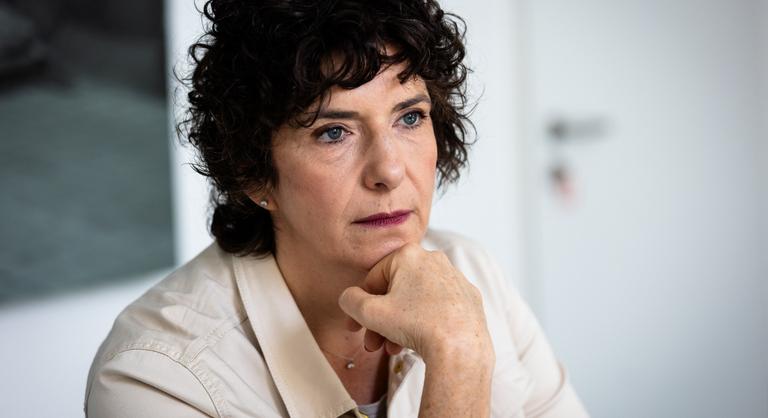 Dobrev Klára: Ez úgy bűzlik, hogy a Holdon is érezni