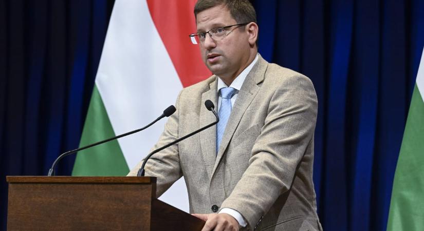 Gulyás Gergely szerint Szőlő utcai pedofilok nincsenek, így épp annyi értelme van a kormányban keresni őket, mint a HVG-ben