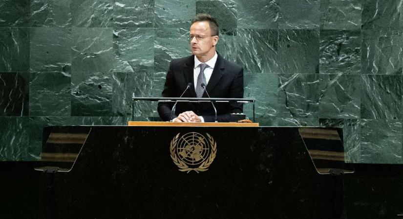 Leesett az állunk: Szijjártó szemtől szemben, hat percen át oktatta a CNN műsorvezetőjét (VIDEÓ)