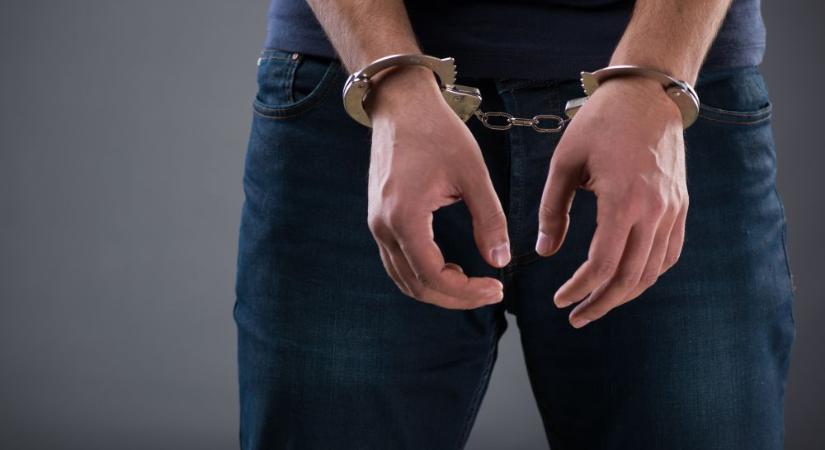 Hihetetlen fordulat: 8 éve körözték, most egy kis faluban buktatták le
