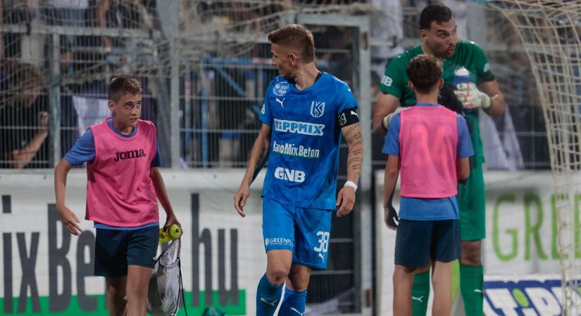 Labdaszedők lettek az Újpest hősei - az NB I legfurcsább ünneplése
