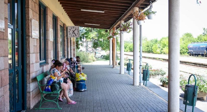 Induljon korábban! Menetrendi változásokat jelentett be a MÁV a Budapest–Pécs vasútvonalon