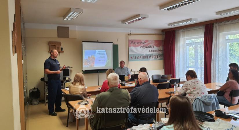 Az őszi-téli időszakra készülnek a közbiztonsági referensek Karcag és környékén