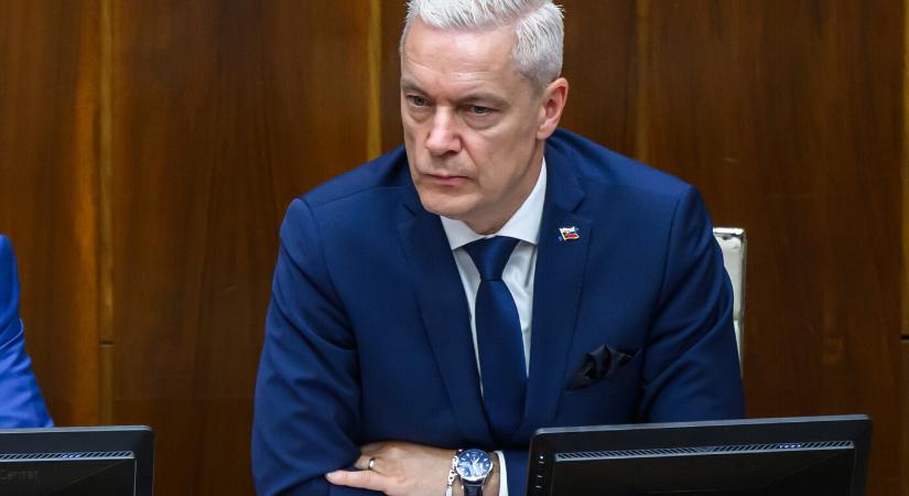 Egy kormánypárti képviselő is fellázadt a megszorítás ellen – újabb tagot veszíthet a Hlas?