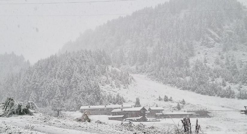 Fotón mutatjuk, ahogyan kifehéredett az Alpok