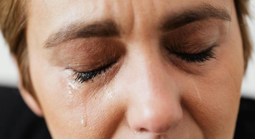 Horror a családi nyaraláson: a személyzet közömbösen nézte, ahogy a vendégek újraélesztik a családapát