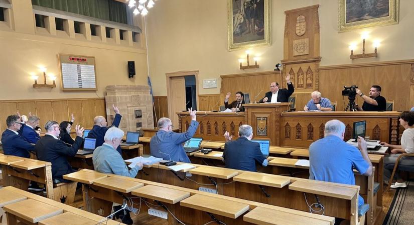Csongrád a fiatalok és a családok mellett: cafeteria és rekord összegű lakhatási támogatás az otthonteremtésért