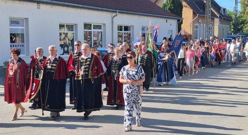 Több mint 400 ezer forintot gyűjtöttek a keneseiek egy jó cél érdekében