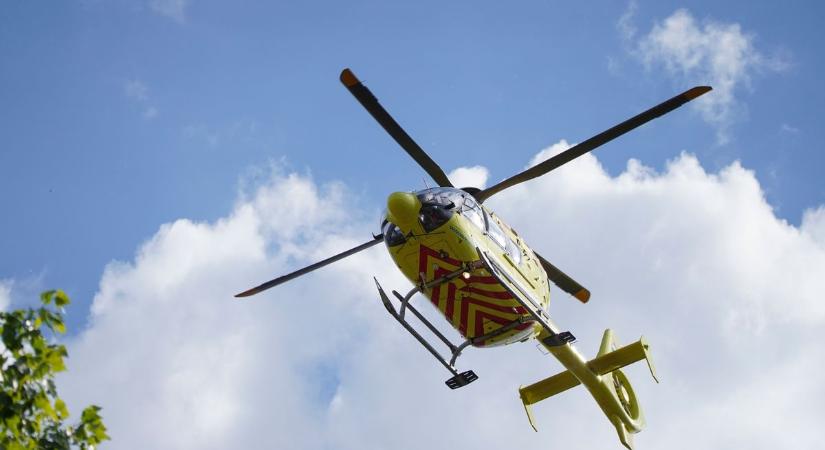 Kerüljük el az autópályát: mentőhelikopter is érkezett az M6-osra! (VIDEÓ)