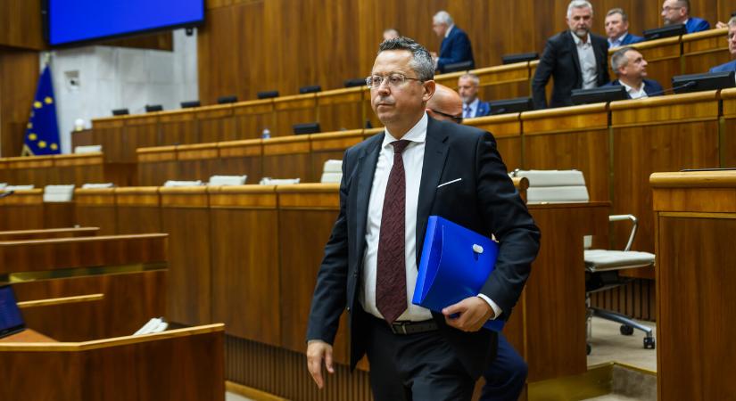 Így érinti a megszorítócsomag az emberek pénztárcáját – mutatjuk a 11 legsúlyosabb intézkedést