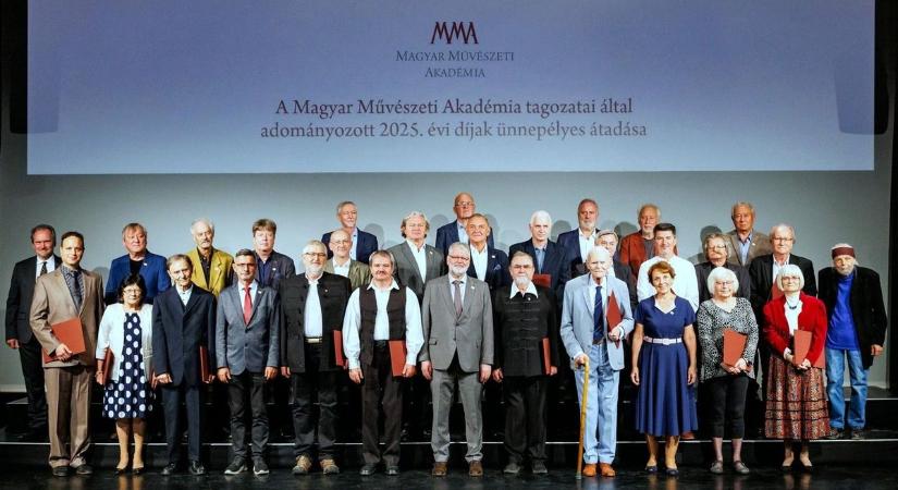 Illyés Gyula-díjat kapott Bakonyi István irodalomtörténész