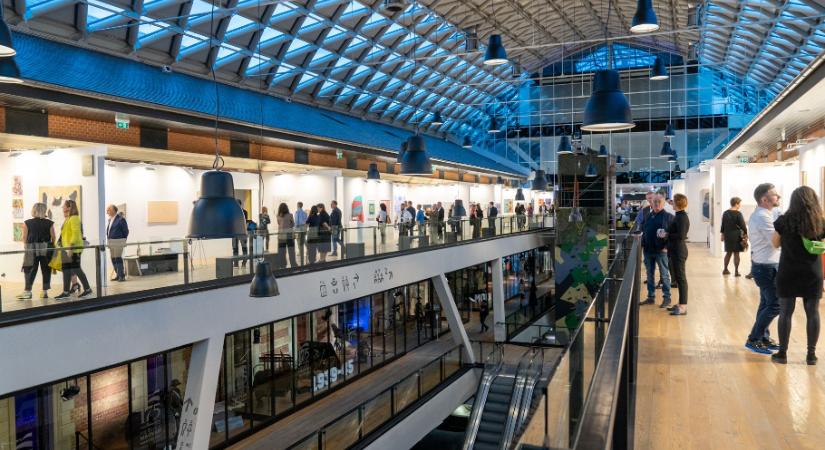 Budapest Contemporary – Vasarely-festmény, jótékonysági aukció és kortárs seregszemle