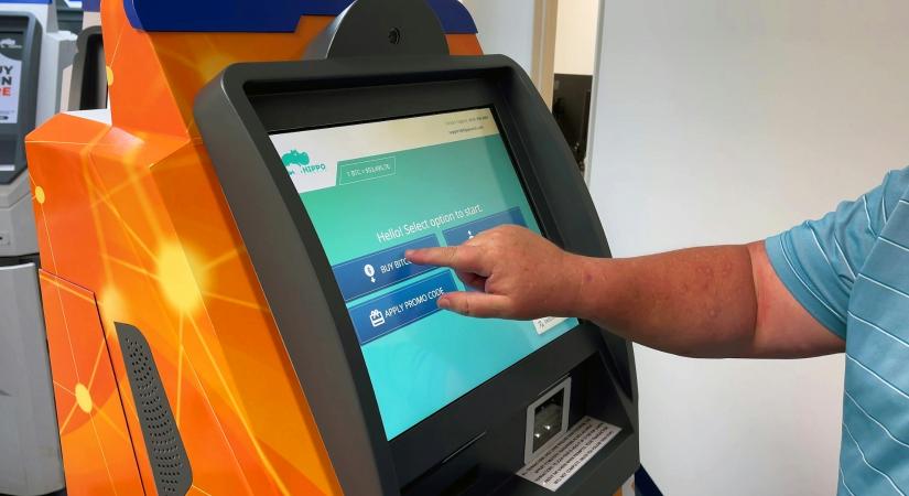 Bajban az Athena Bitcoin: forráskód-lopással és idős áldozatok megkárosításával vádolják