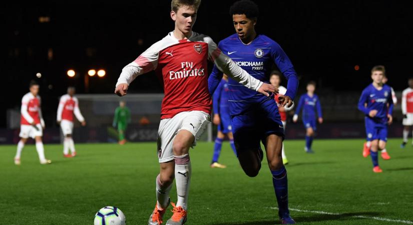 Mesterséges kómában tartják az Arsenal egykori játékosát