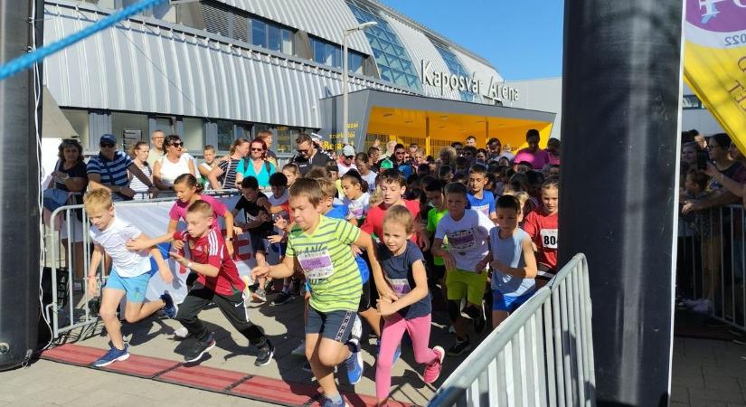 Megmozdult a város a gyerekekért, milliókat futottak össze a Duráczkynak
