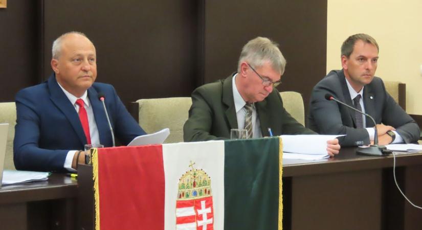 Továbbra is helyettesítéssel oldják meg a betegellátást, ülésezett a kapuvári képviselő-testület