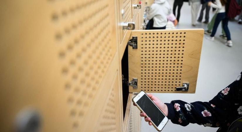 Iskolai mobiltelefon-használat: Magyarországtól Olaszországig terjed a tiltás