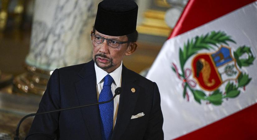 Budapestre jön a brunei szultán, aki halálra kövezte volna a melegeket és a házasságtörőket