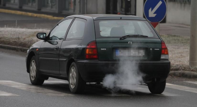 Döcög és pöfög? Megállítanak, de még kipufogót is átvizsgálják az újfajta razzián