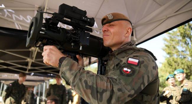 Lengyelország a NATO és EU engedélye nélkül készül lelőni az orosz drónokat Ukrajna felett – Euractiv
