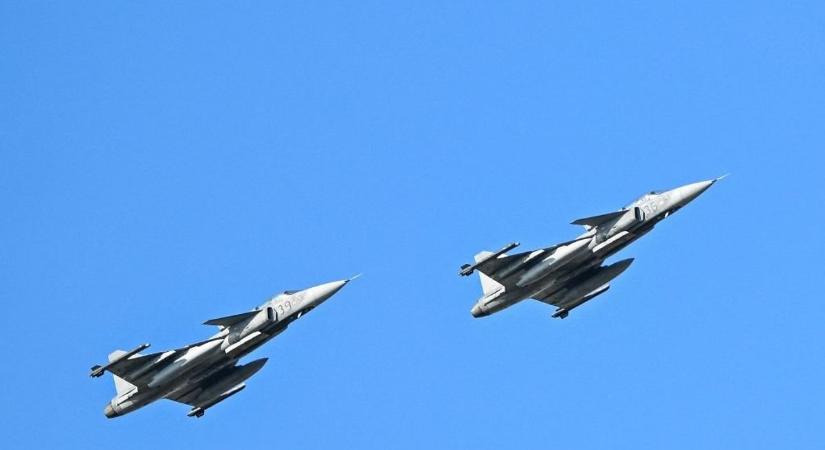 Rendkívüli riasztás: felküldték a magyar Gripeneket, orosz MiG-31, Szu-30 és Szu-35 vadászgépeket kellett elfogniuk – ezt tudjuk most a NATO-akcióról