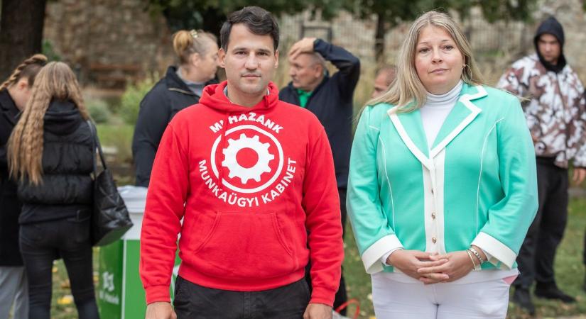 Eső szakította meg a Mi Hazánk székesfehérvári országjáró fórumát