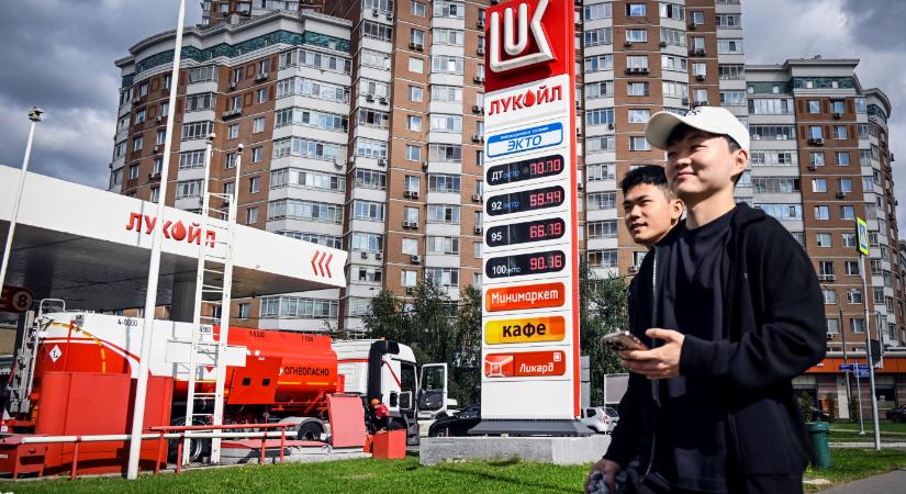 Az üzemanyaghiány miatt Oroszország az év végéig letiltja a benzinexportot