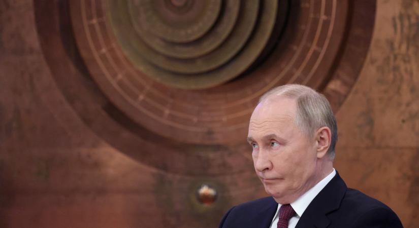 Vlagyimir Putyin világelső atomlétesítmény építését jelentette be
