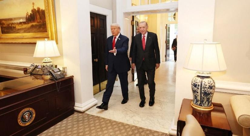 Amerika megkegyelmez a NATO második legerősebb hadseregének: megkapja az F-35-ös csúcsvadászgépeket és még egy seregnyi F-16-ot – de Trump súlyos árat szabott