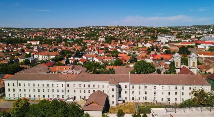 A történelem ismétli önmagát? Kilakoltatnák a román hatóságok a nagyváradi főapátot